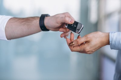 Hoe kun je snel en veilig een autosleutel laten bijmaken?